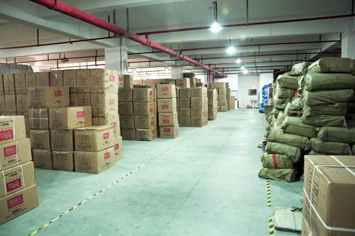 中國真正的貼牌巨頭,沒有工廠沒有門店,僅靠 搬運(yùn) 年賺40億